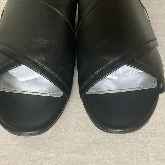 Givenchy crossover slides - Picture 3 of 8